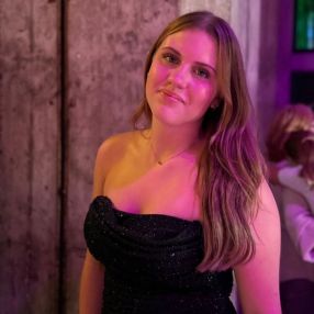 Sanne, Babysitter in Barendrecht