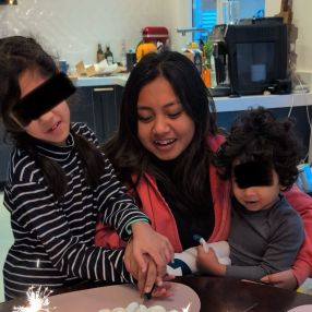 Urja, Babysitter in Oegstgeest