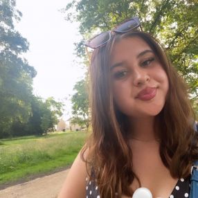Janaina, Babysitter in Zaltbommel