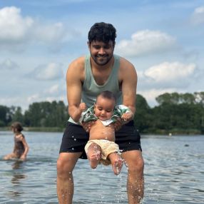 Rajat, Gezin in Hoofddorp