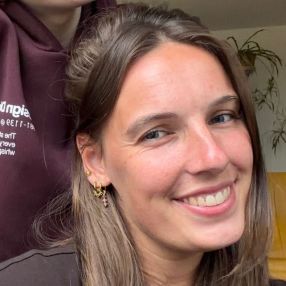 Isa, Babysitter in Terheijden