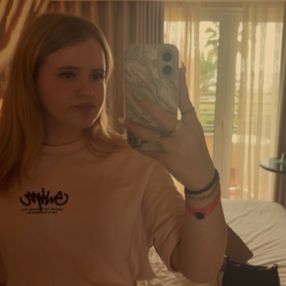 Demi, Babysitter in Woudenberg