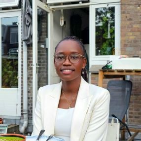 Chebet, Babysitter in Den Bosch