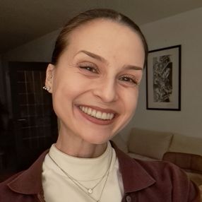 Valena, Babysitter in Rotterdam