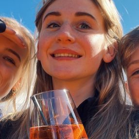 Roos, Babysitter in Albergen