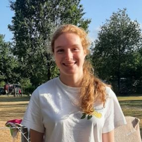 Julia, Babysitter in Woerden