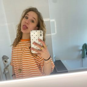 Noa, Babysitter in Goor