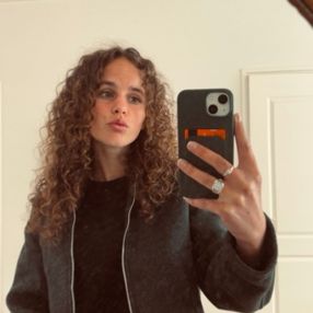 Kim, Babysitter in Middelburg