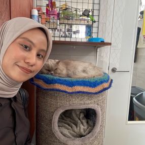 Filza, Babysitter in Schiedam