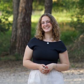 Anouk, Babysitter in Someren