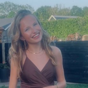 Davitha, Babysitter in Barneveld