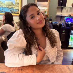 Kayla, Babysitter in Drachten