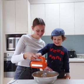 Anouk, Babysitter in Bussum