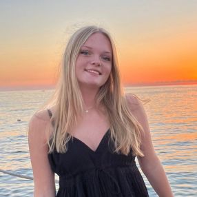 Nienke, Babysitter in Woudenberg