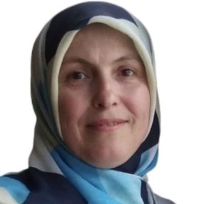 Emine, Oppas in Uithuizermeeden