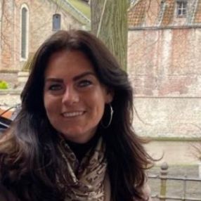 Jaim, Babysitter in Middelharnis