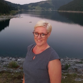 Alie, Babysitter in Harbrinkhoek