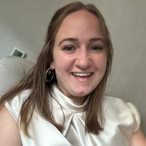 Cynthia, Babysitter in Barneveld