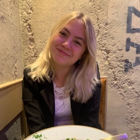 Samantha, Oppas in Sluiskil