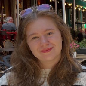 Lieke, Babysitter in De Meern