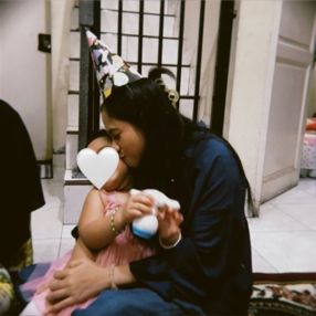 Sofi, Oppas in Abbenes