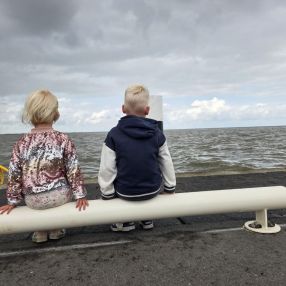 Aukje, Gezin in Surhuisterveen