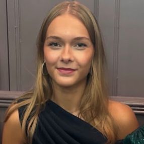 Mila, Babysitter in Voorschoten