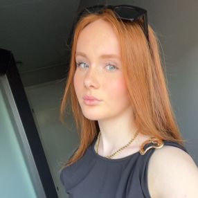 Leonie, Oppas in Valthermond