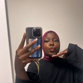 Hawa, Oppas in Horn