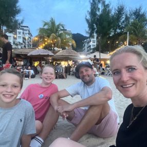 Davinia, Gezin in Naarden