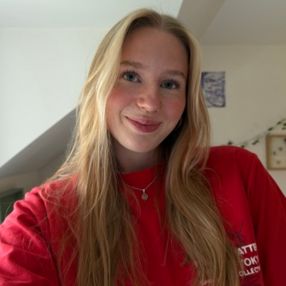 Neele, Babysitter in Winterswijk