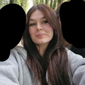 Charmain, Babysitter in Wehl
