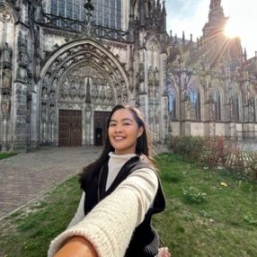 Reychel, Babysitter in Vught