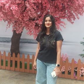 Niketha, Babysitter in Wageningen