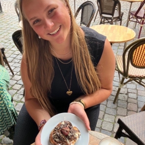 Feline, Babysitter in Driebergen-Rijsenburg
