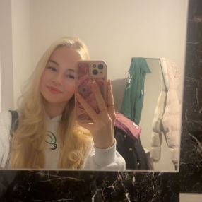 Angel, Babysitter in Zevenbergen