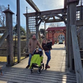 Wesley, Family in Tholen