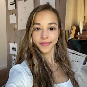Bella, Babysitter in Bergen