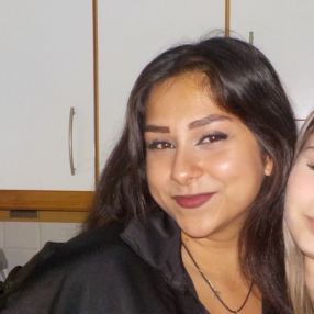 Farah, Oppas in Weert
