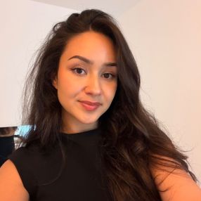 Yasmina, Oppas in Raamsdonksveer