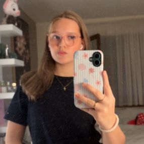Fleur, Oppas in Echt-Susteren