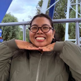 Glorymiew, Babysitter in Haarlem