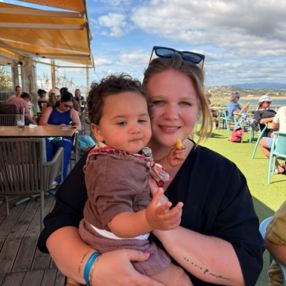 Zoe, Gezin in Ijmuiden