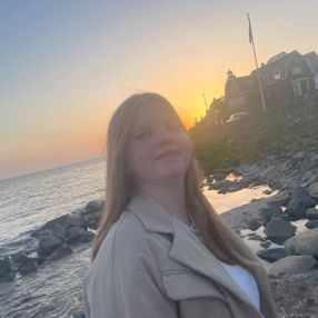 Marijanne, Oppas in Urk