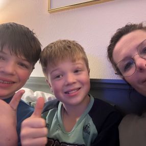 Yvonne, Gezin in Leek