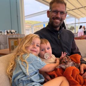 Sebas, Gezin in Julianadorp