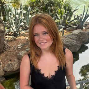 Aukje, Oppas in Landsmeer