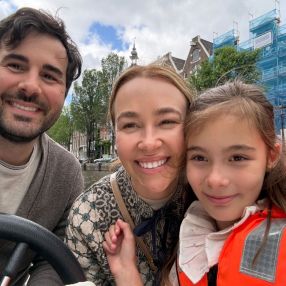 Derek, Gezin in Amsterdam
