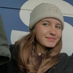 Sara, Oppas in Schijndel