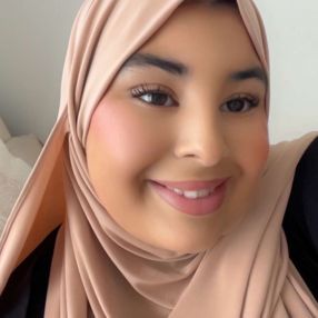 Samira, Oppas in Vianen